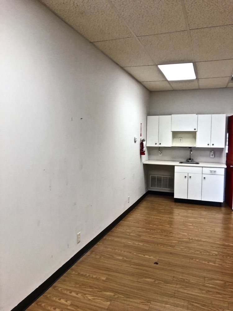Shipley-Linthicum Shopping Center: 208 Transmission Ct, Linthicum Heights, MD 21090